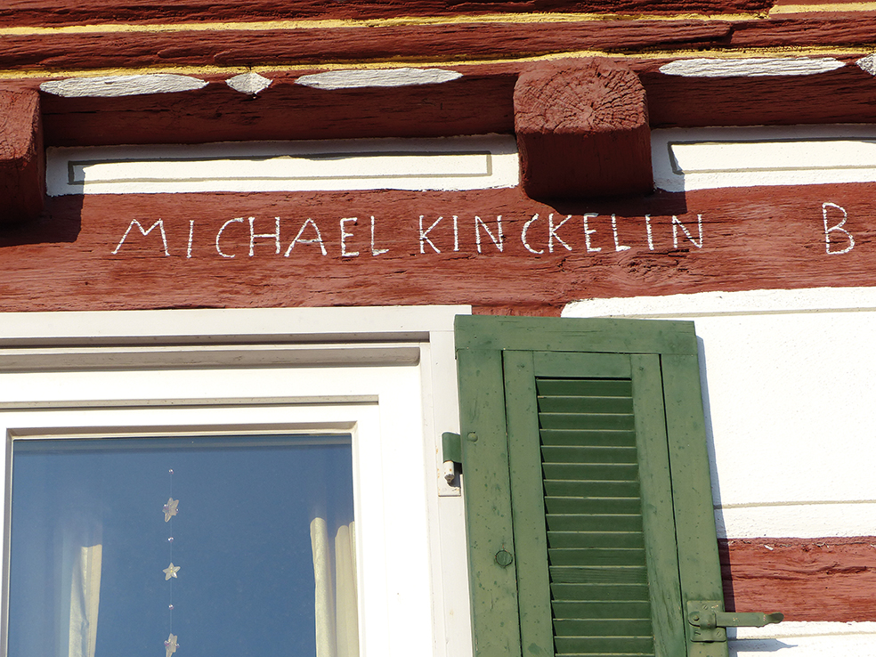 Abb. 7: Wohnte das um ein Haar ertrunkene Kind im Gebäude Hauptstraße 2, wo heute noch der Name „Kinkelin“ zu lesen ist? Siehe: An der Wette – Conrad Göhner als Lebensretter